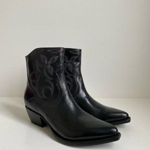 Frye Shane Embroidered Short Smooth Veg Calf Boot